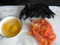 美味的西红柿紫菜汤做法图解1)