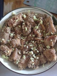 美味的粉蒸排骨做法图解5)