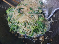 可口的虾皮粉丝拌菠菜做法图解11)