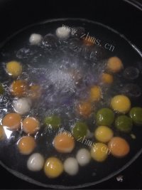 好看的纯手工七彩汤圆做法图解6)