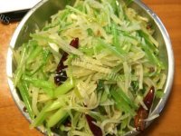 家常菜芹菜土豆丝