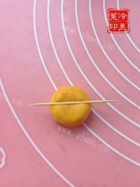 自制南瓜饼干做法图解18)