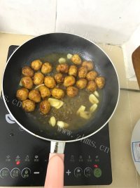 虎皮鹌鹑蛋做法图解8)