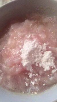 香喷喷的鱼丸汤做法图解4)