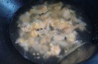 鸡蛋豆腐汤做法图解4)