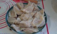 自己做的猪肉胡萝卜饺子
