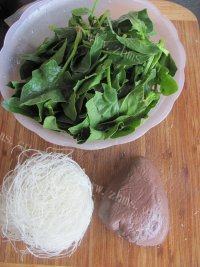 菠菜鸭血粉丝汤做法图解1)
