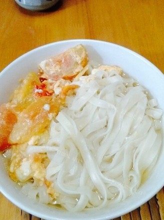 色泽鲜亮的西红柿鸡蛋面
