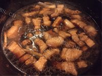 清脆爽口的猪肉炖豆角做法图解5)