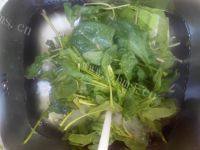 家常菜清炒菠菜做法图解1)