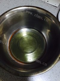 香气浓郁的传统五仁月饼做法图解4)