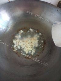 味道不错的清蒸鲈鱼做法图解6)