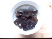 清淡的洋葱炒猪肝做法图解3)
