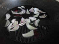 家常菜荷兰豆炒腊肉做法图解3)