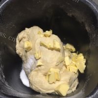 香飘十里的淡奶油小餐包做法图解3)