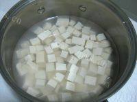 美味的虾酱炒豆腐做法图解2)