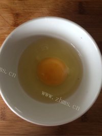 自制葱香鸡蛋饼做法图解1)