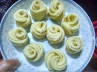 自制玫瑰面包做法图解7)