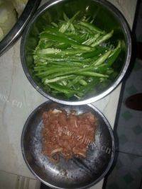 家常菜青椒肉丝做法图解2)