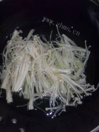 质嫩爽口的凉拌金针菇做法图解3)