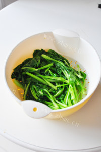美味的香菇青菜包做法图解2)