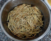 咸甜适中的凉拌鱼腥草做法图解2)