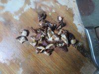 薄脆的香菇炒豌豆的做法图解二