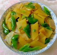 家常菜辣椒土豆片