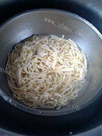 家常菜黄瓜拌豆腐皮做法图解4)