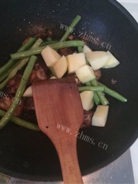 特色美食东北乱炖做法图解15)