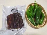 家常菜青椒炒腊肉做法图解1)