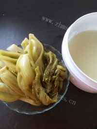 爽口的自制贵州酸菜做法图解11)