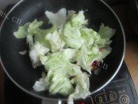 常吃不腻的爆炒甘蓝做法图解7)
