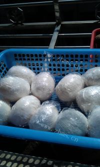 美味营养的咸鸭蛋做法图解7)