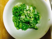 色香味俱全的凉拌牛肉做法图解4)