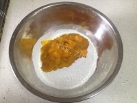 唇齿留香的南瓜饼做法图解5)