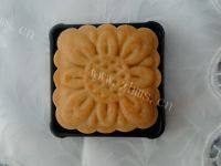 广式豆沙蛋黄月饼