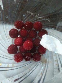 美味的杨梅芋圆西米露做法图解1)