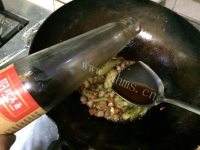 咸鱼茄子煲做法图解9)