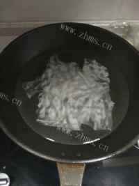 美味的黄瓜拌粉皮做法图解1)
