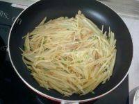 自制香煎土豆丝饼做法图解7)