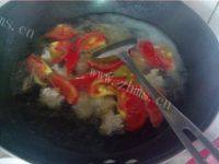 家常菜番茄肉丸汤做法图解8)