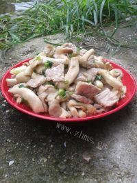 超香白香菇炒瘦肉做法图解7)