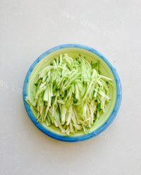 软软的馒头丝瓜松饼做法图解3)