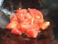 美味的杏鲍菇豌豆番茄面做法图解5)
