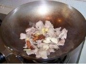 腐竹烧肉做法图解6)