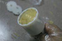 自制广式莲蓉月饼做法图解11)