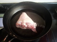 营养山药炖蹄髈做法图解4)