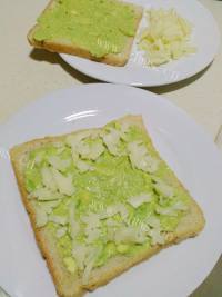 好吃的芝士牛油果吐司做法图解3)