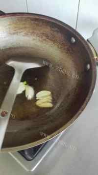 美味营养的清炒空心菜做法图解2)